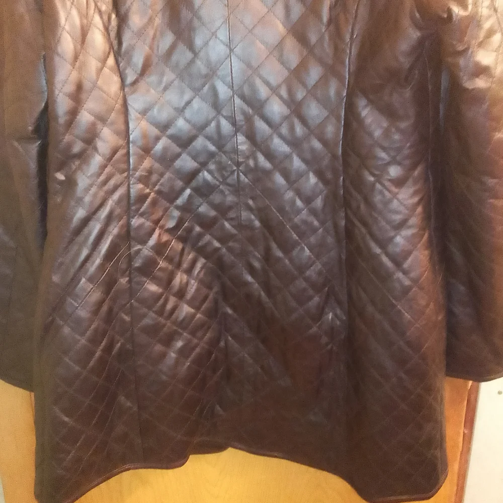 Neiman‎ Marcus Black Quilted Trench Coat